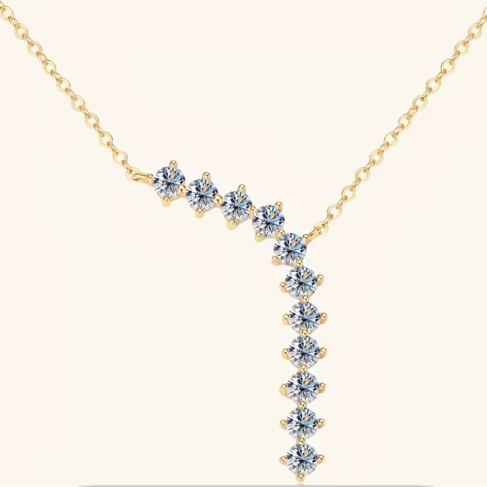 Mossainite diamond necklace